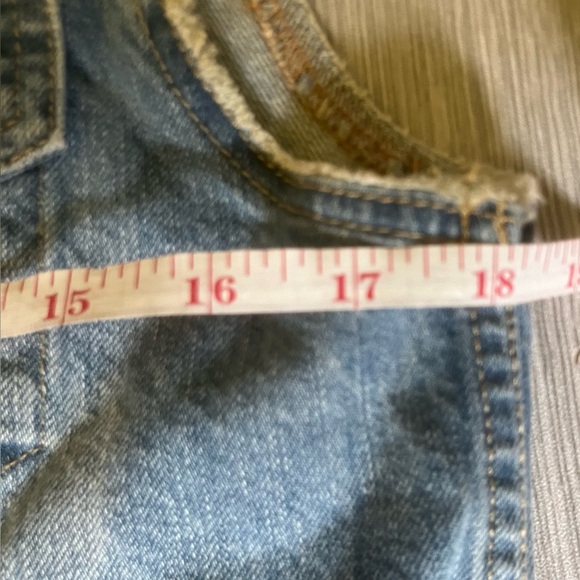 Levi's Men's Blue Denim Trucker Vest Sleeveless Jacket Biker
Size SMAL - Picture 7 of 9